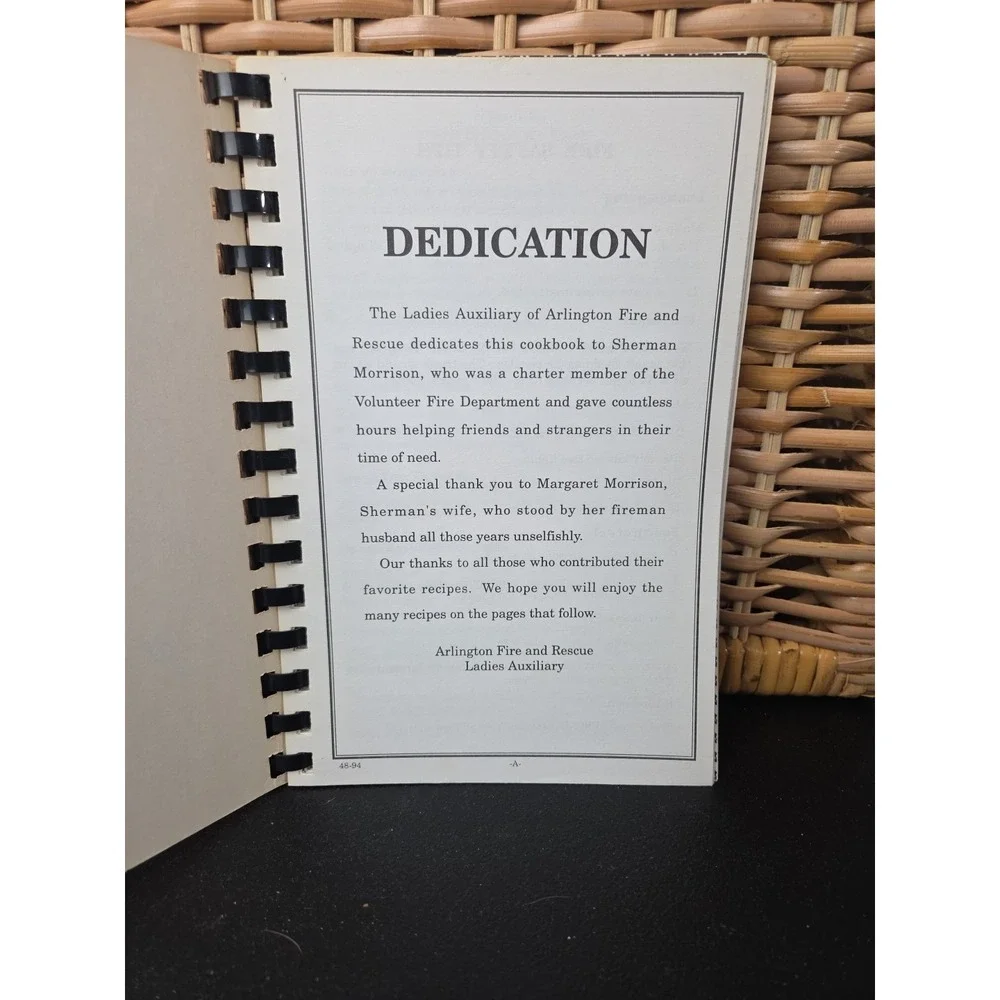 Arlington Fire And Rescue Ladies Auxiliary Cookbook Elkin‎ Jonesville NC 1994